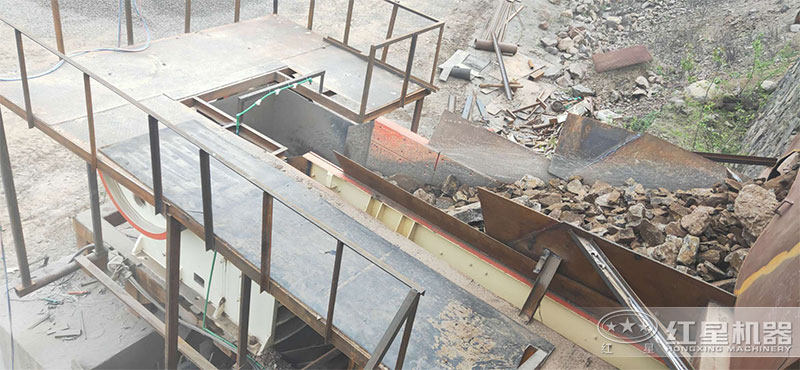 鄂破進料口細節圖 鄂破進料口細節圖