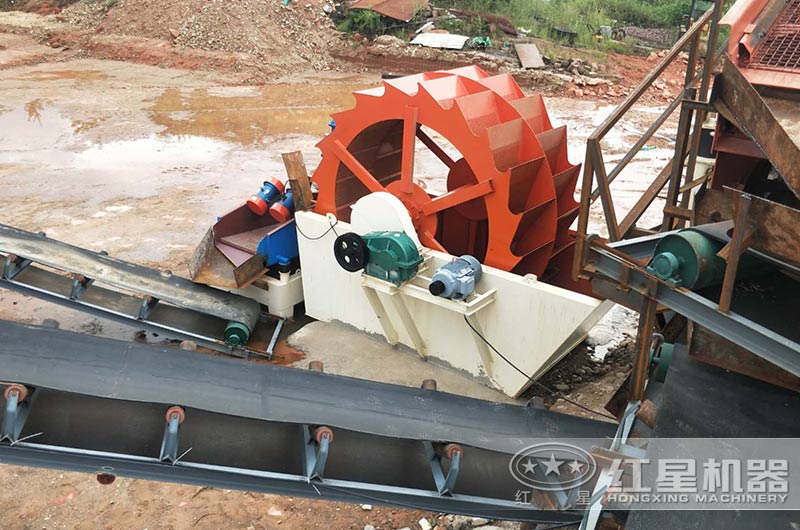 沙包土洗出來的沙好還是河沙好？洗出好沙子的機器有哪些？