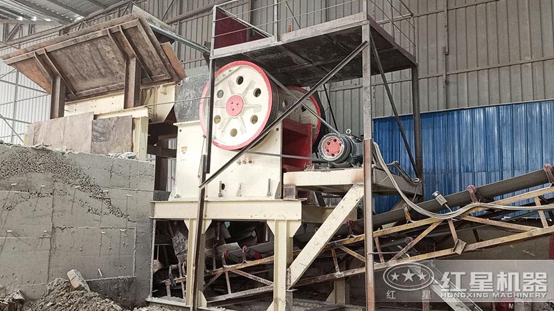 破碎機250x400自重多少噸？有全自動的嗎